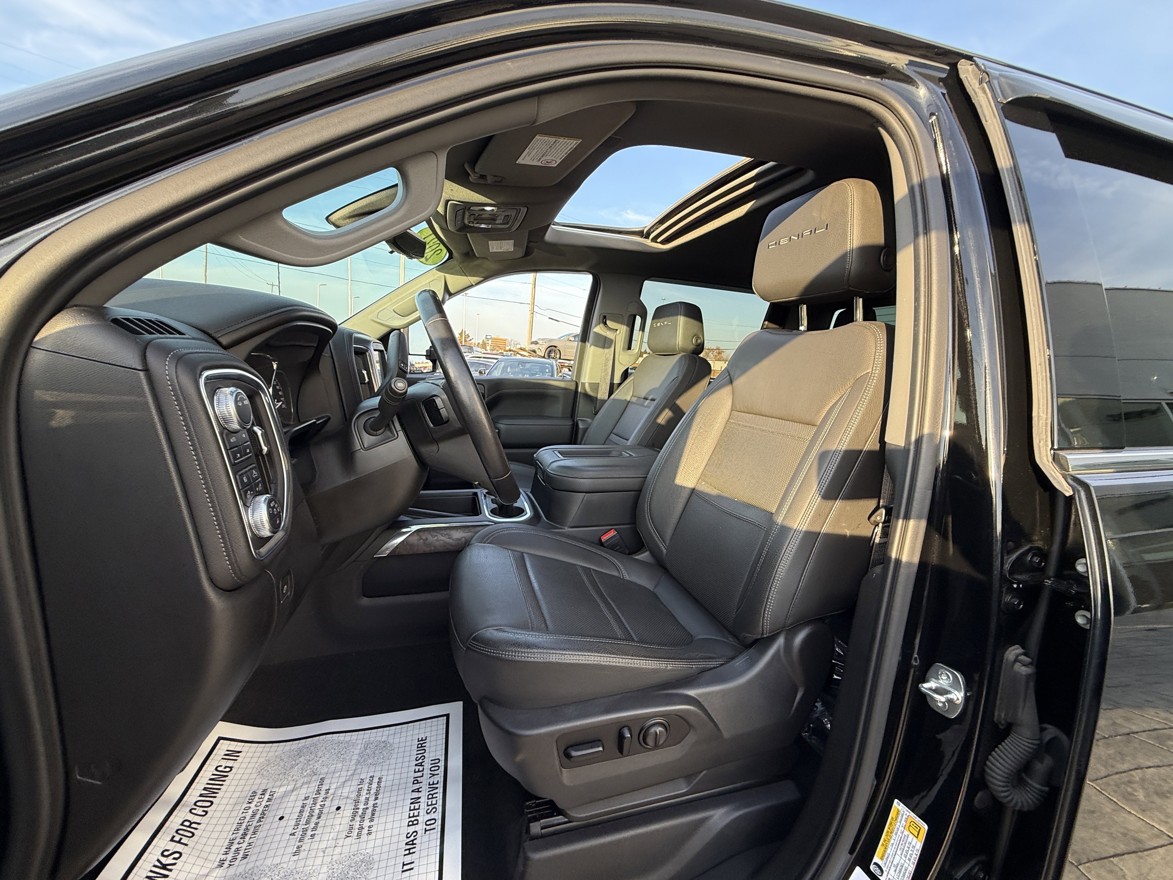 Used 2021 GMC Sierra 2500 Denali w/ Denali Black Diamond Edition image 11