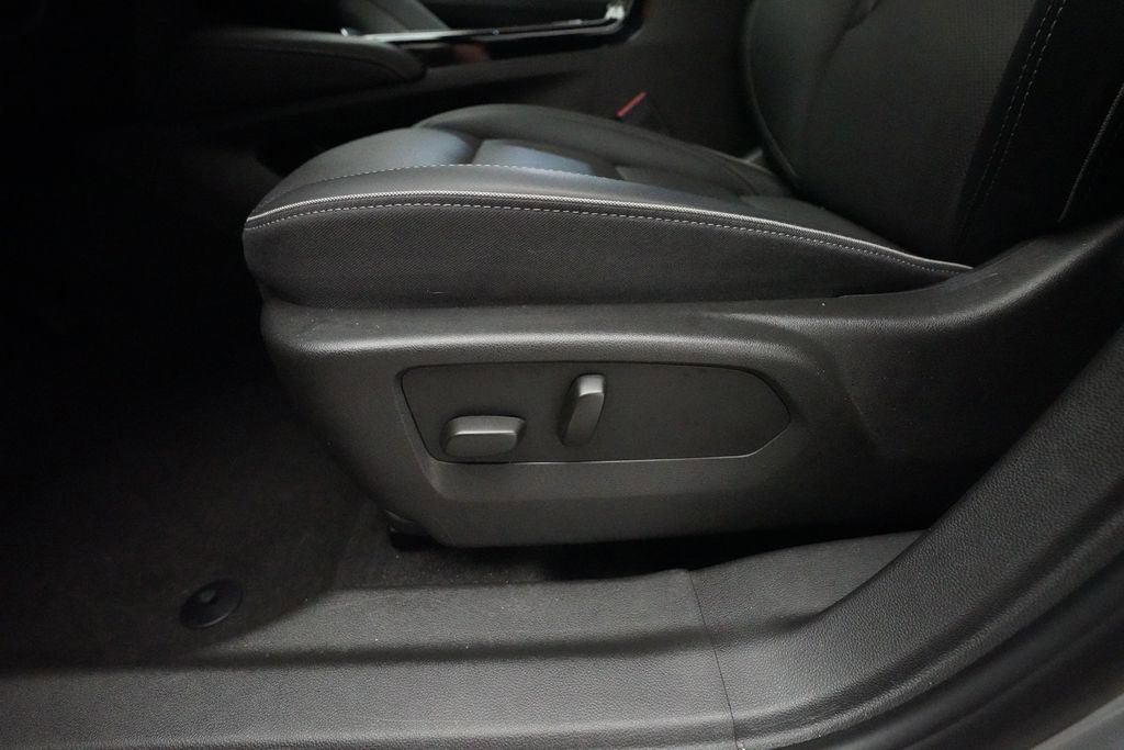 Used 2023 Buick Envision Essence FWD image 29