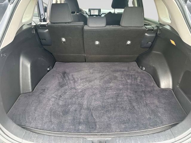 Used 2021 Toyota RAV4 LE FWD image 16