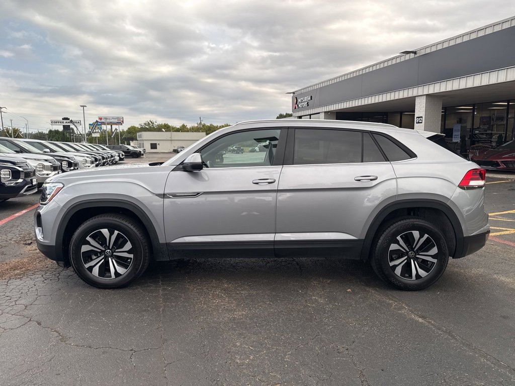 Used 2024 Volkswagen Atlas Cross Sport SE image 10