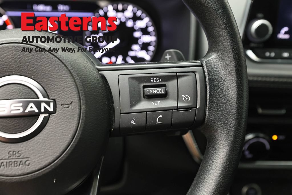 Used 2023 Nissan Rogue S AWD/4WD image 16
