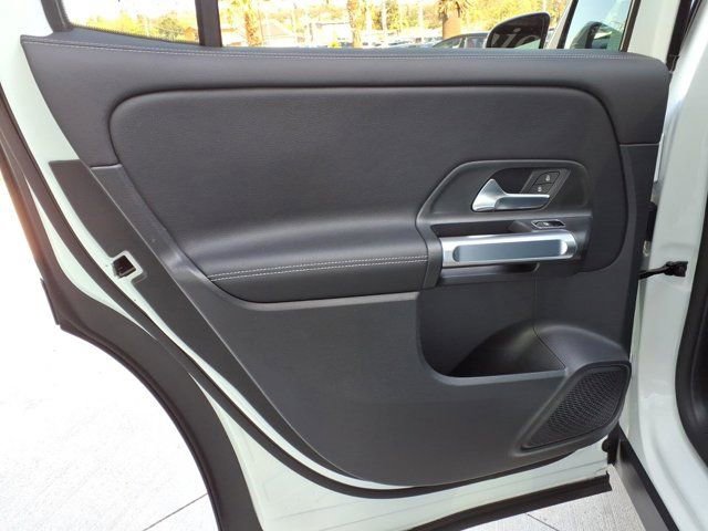 Certified 2026 Mercedes-Benz GLB 250 4MATIC image 17
