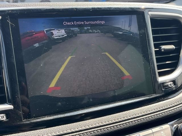 Used 2023 Chrysler Pacifica Touring-L FWD image 29