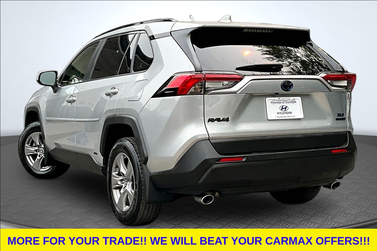 Used 2023 Toyota RAV4 XLE AWD/4WD image 4