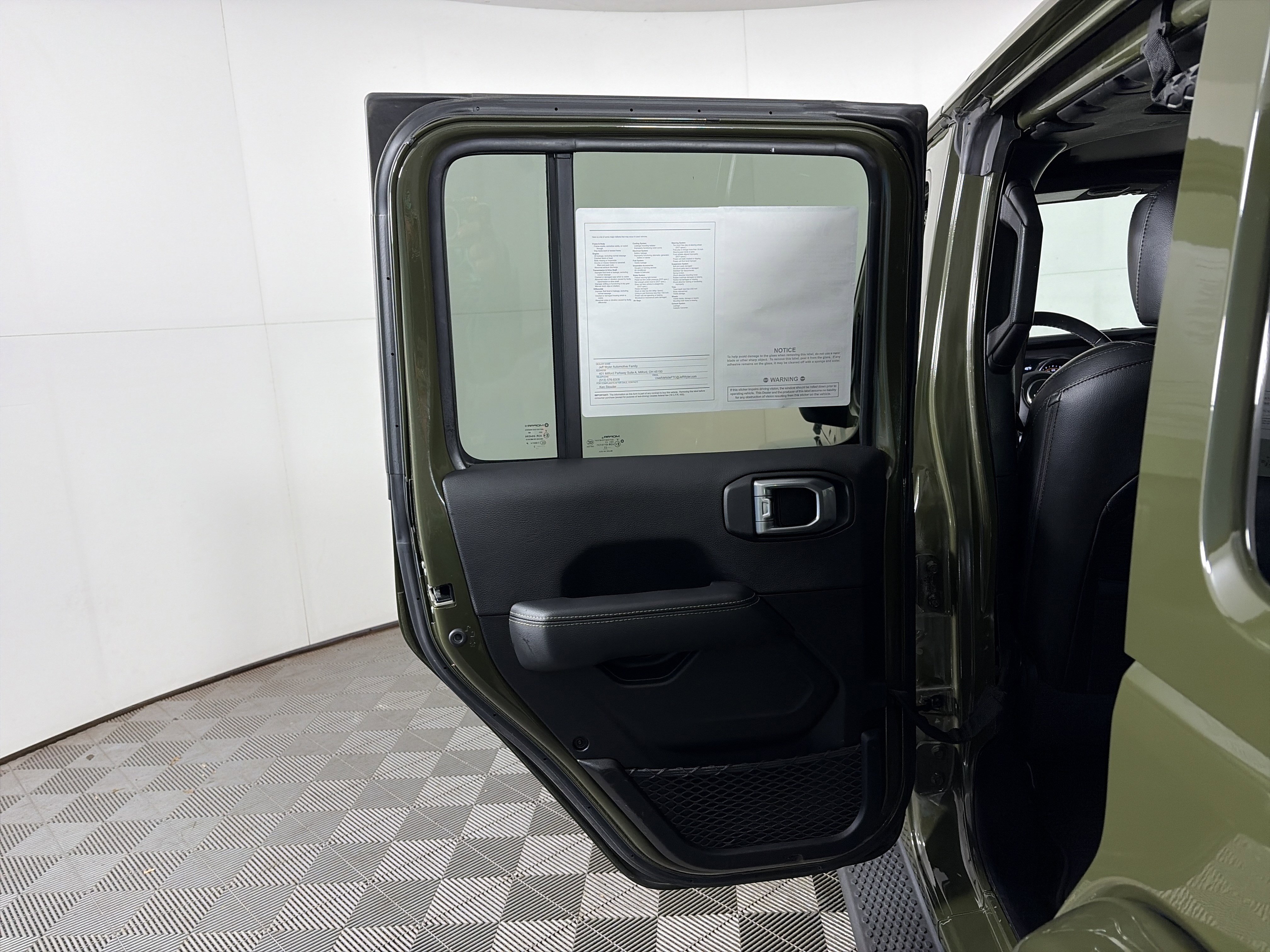 Used 2022 Jeep Wrangler Unlimited Sahara w/ Cold Weather Group image 32