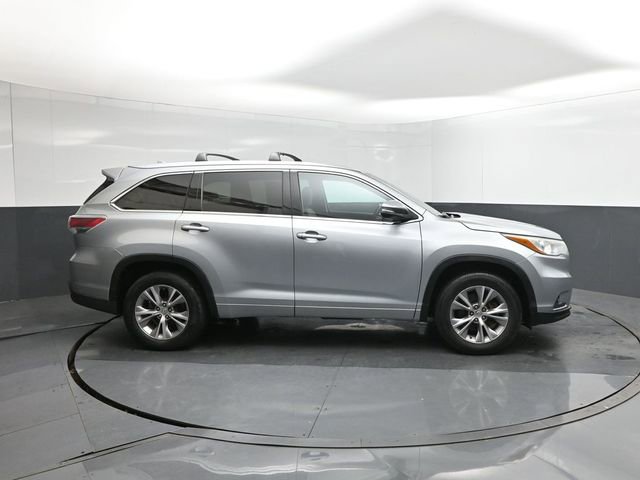 Used 2015 Toyota Highlander XLE image 26