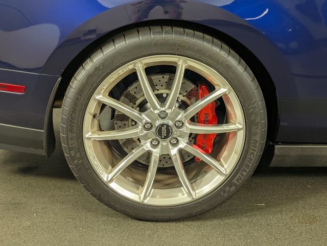 Used 2011 Ford Mustang Shelby GT500 RWD image 16