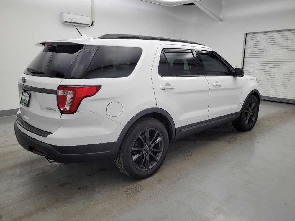 Used 2018 Ford Explorer XLT w/ Equipment Group 202A FWD image 10