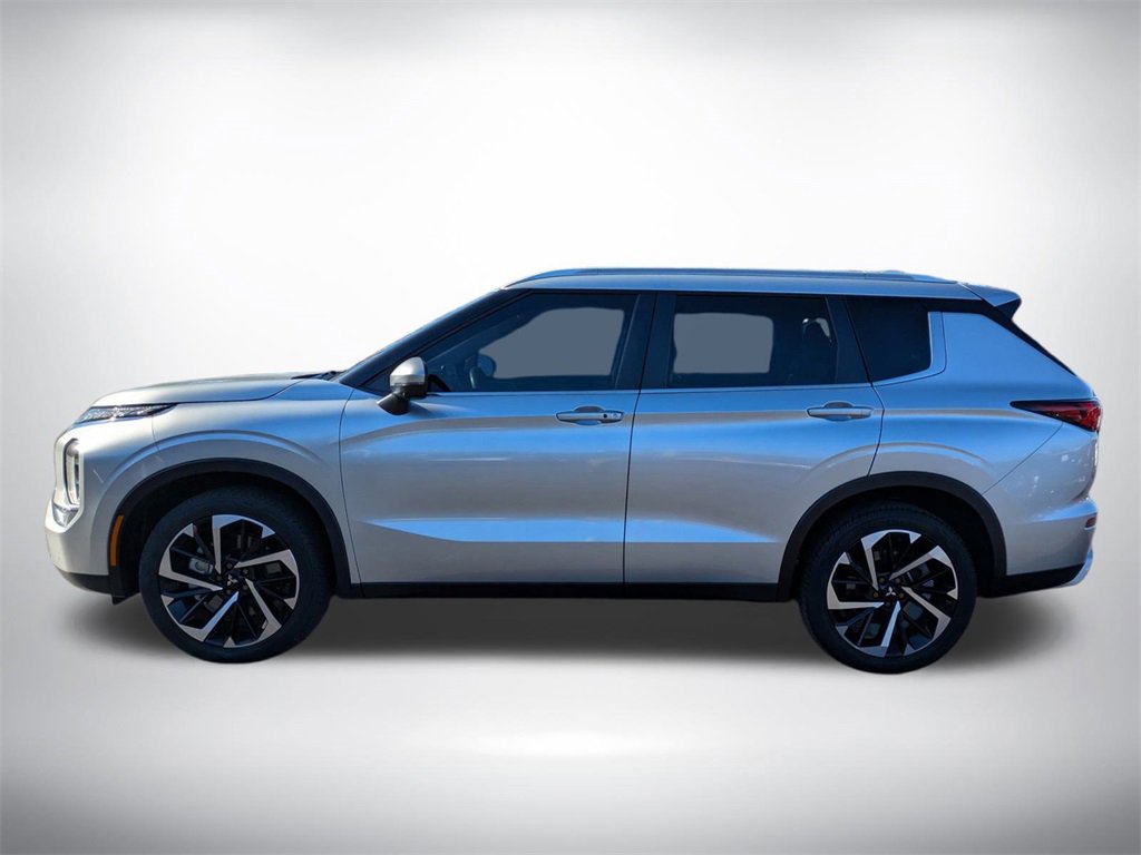 Used 2023 Mitsubishi Outlander SE image 7