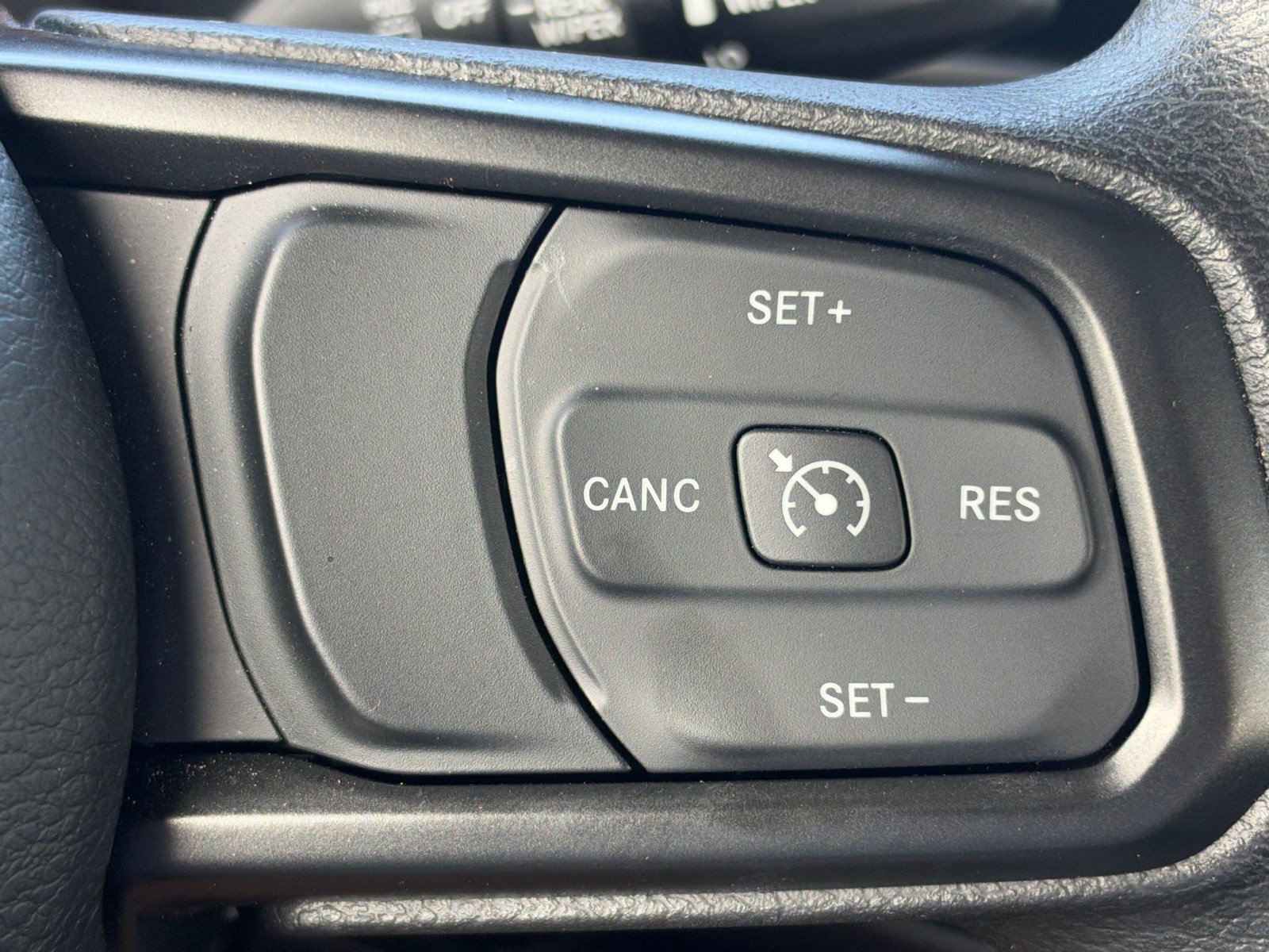 Used 2025 Jeep Wrangler Unlimited Sport AWD/4WD image 27