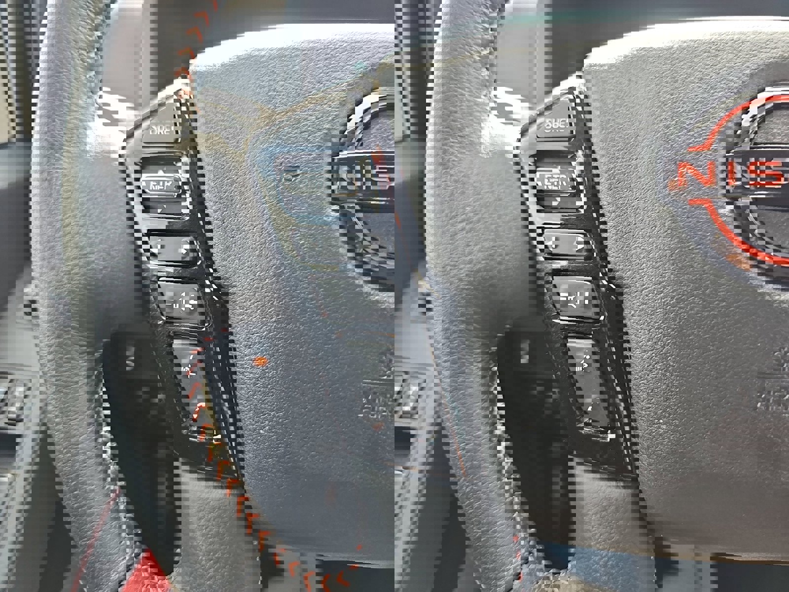 Used 2024 Nissan Frontier PRO-4X w/ Pro Premium Package image 17