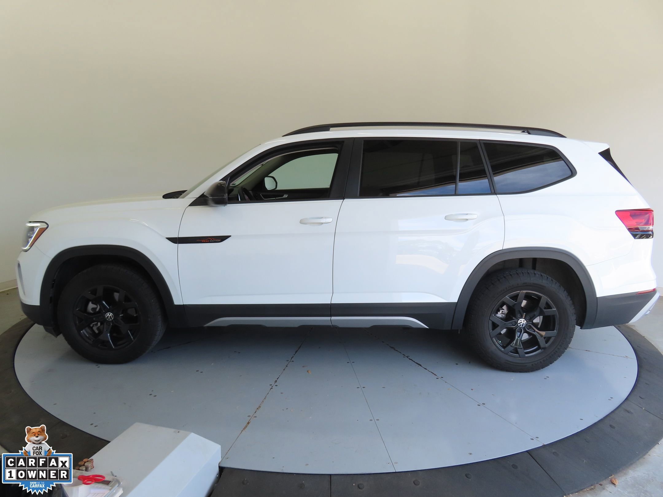 Used 2024 Volkswagen Atlas Peak Edition SE AWD/4WD image 6