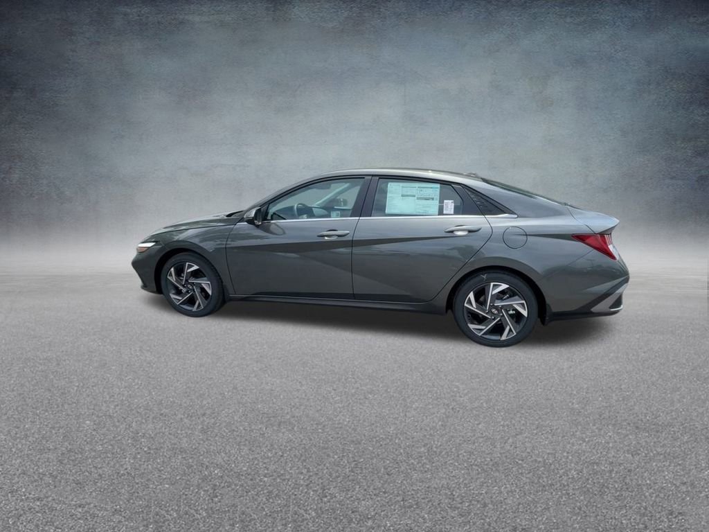 New 2025 Hyundai Elantra Limited image 14