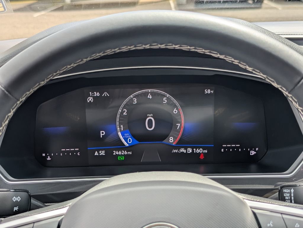 Certified 2024 Volkswagen Tiguan SE w/ Panoramic Sunroof Package image 14