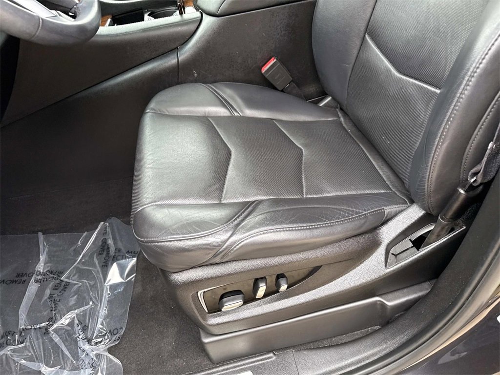 Used 2017 Cadillac Escalade Premium Luxury image 17