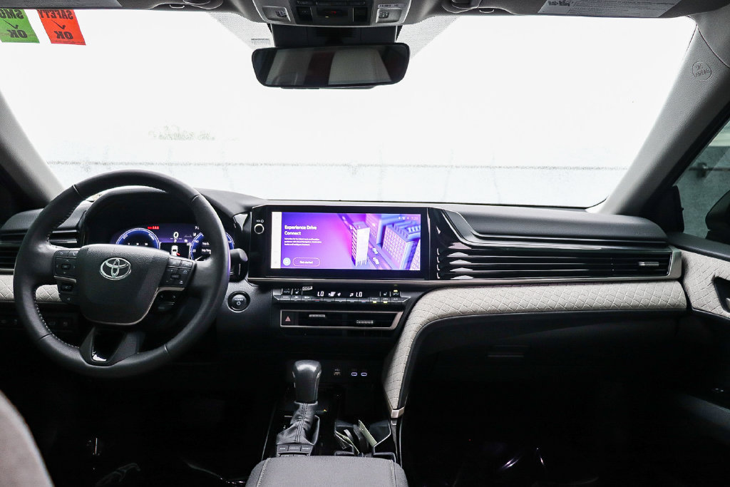 Used 2025 Toyota Camry XLE FWD image 14