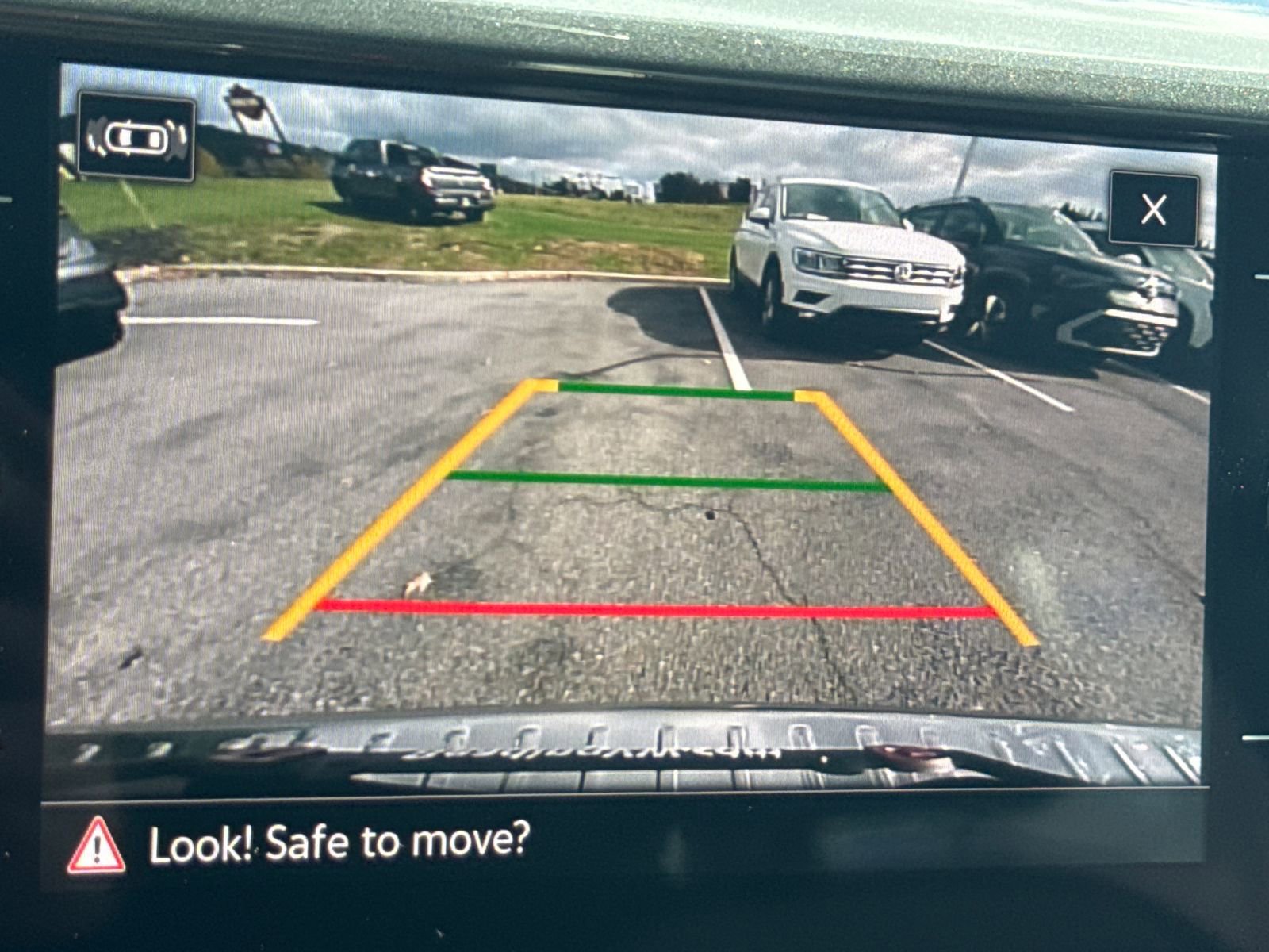 Certified 2022 Volkswagen Taos SEL image 26