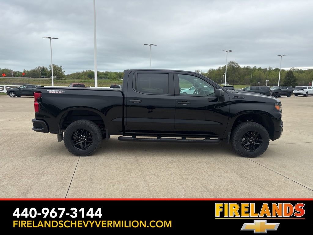 Used 2023 Chevrolet Silverado 1500 Custom Trail Boss w/ LPO, Dark Essentials Package AWD/4WD image 7