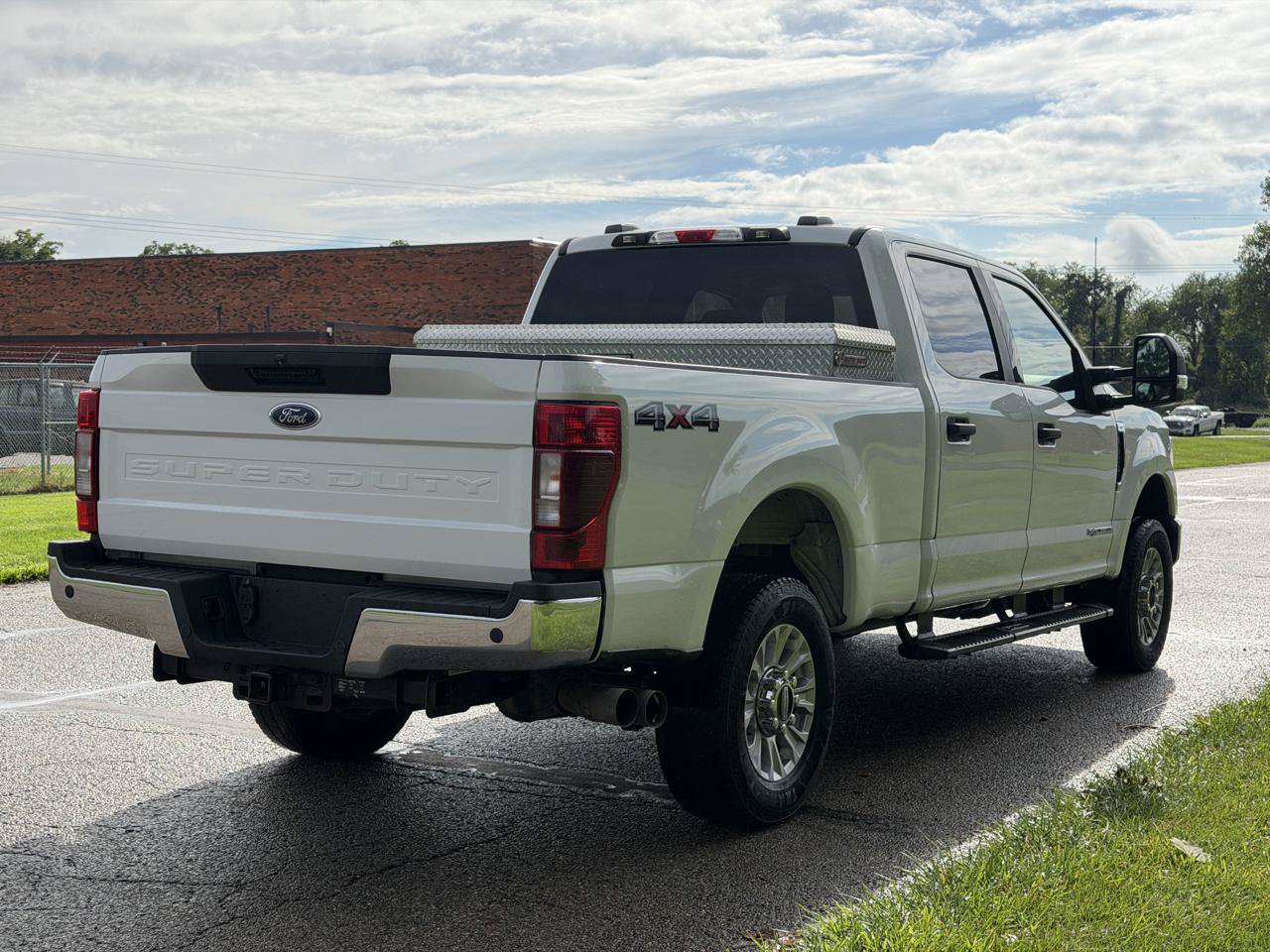Used 2021 Ford F250 XLT AWD/4WD image 4
