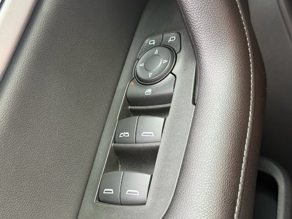 Used 2022 Chevrolet Blazer LT FWD image 34