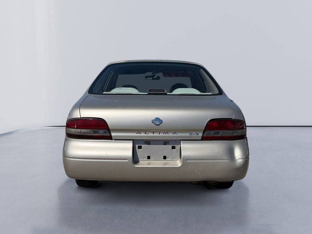 Used 1997 Nissan Altima XE image 4