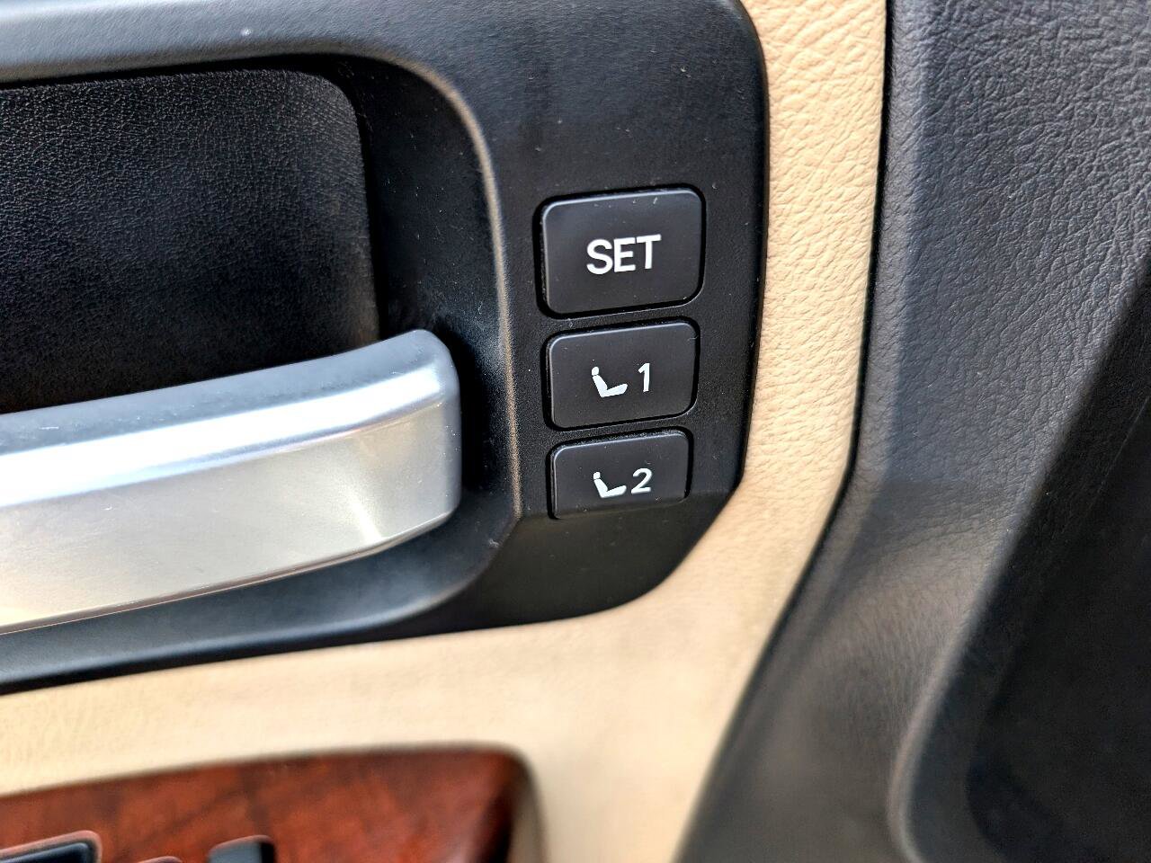 Used 2016 Toyota Sequoia Platinum image 15