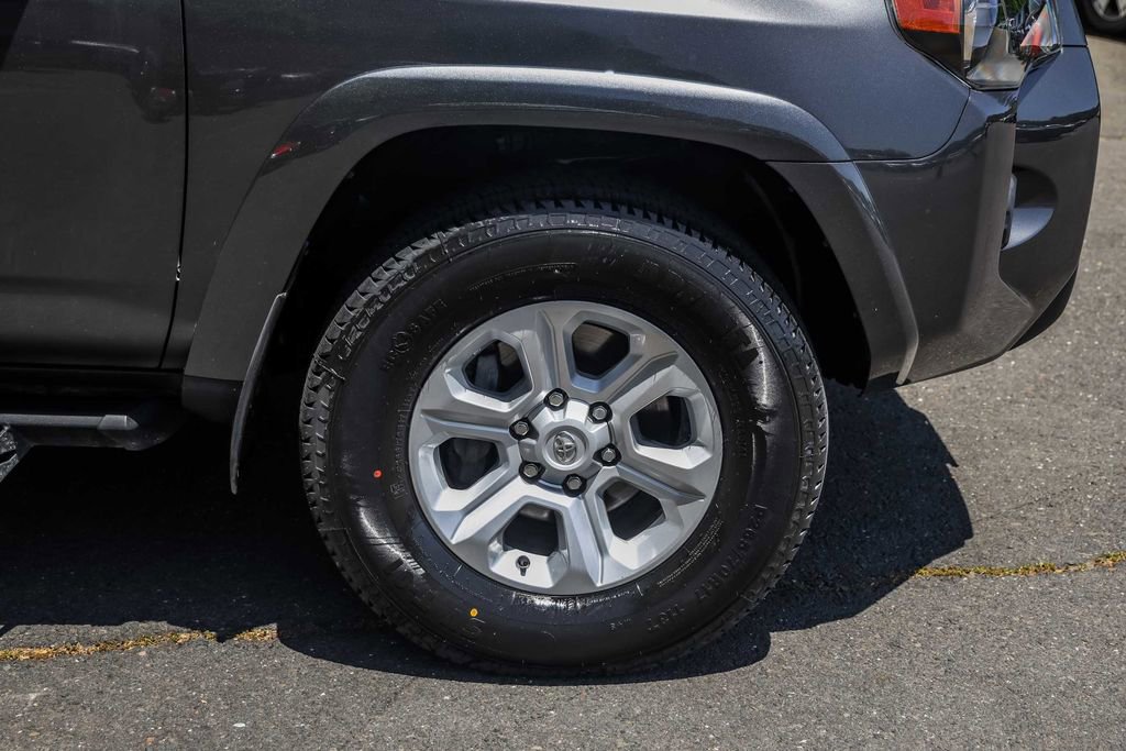 Used 2023 Toyota 4Runner SR5 AWD/4WD image 7