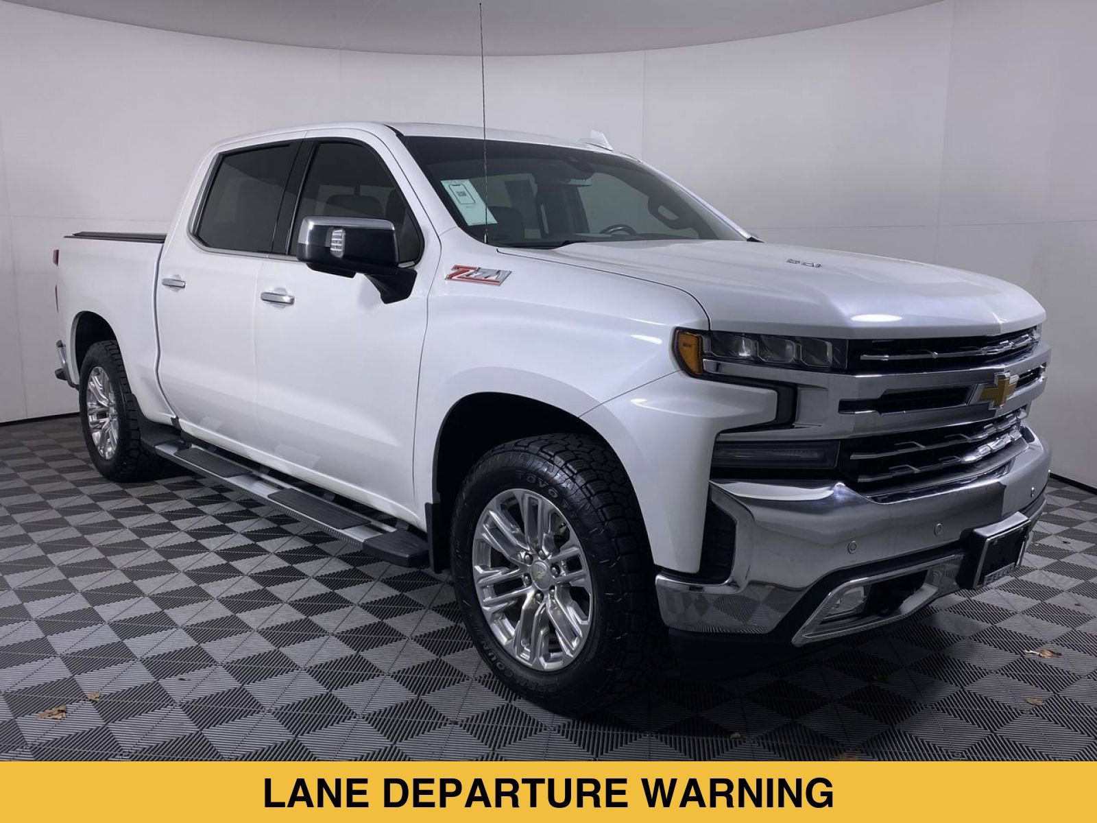 Certified 2019 Chevrolet Silverado 1500 LTZ w/ LTZ Premium Package AWD/4WD image 44