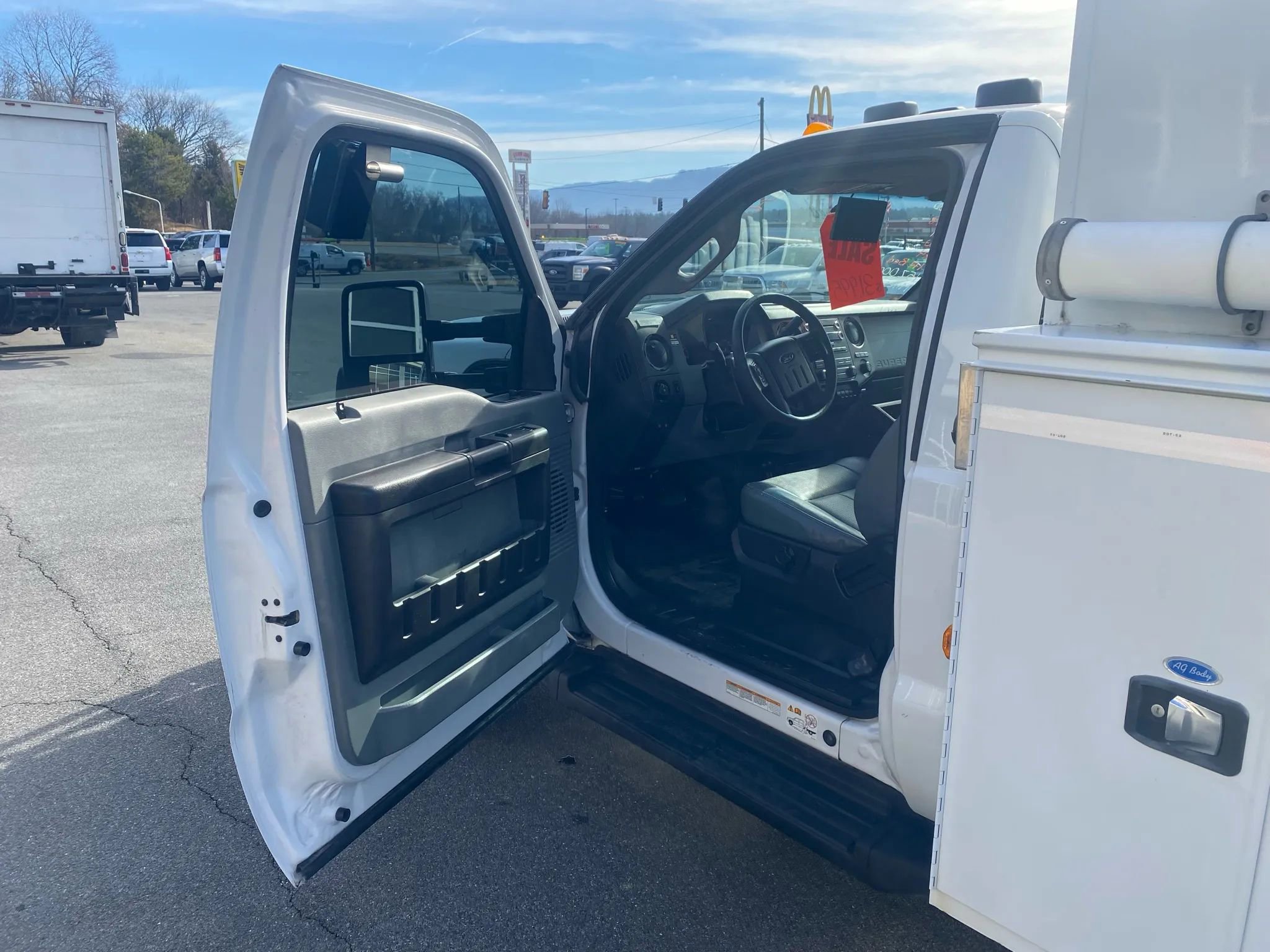 Used 2015 Ford F550 4x4 Regular Cab Super Duty image 8