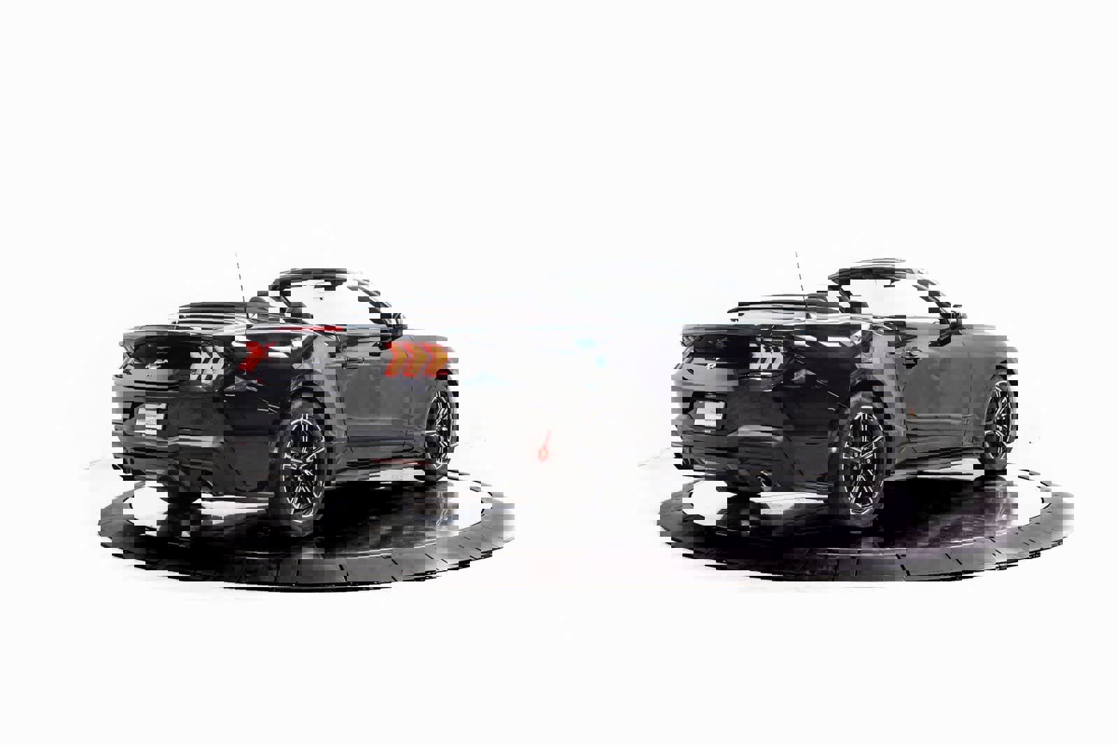 Used 2024 Ford Mustang EcoBoost image 7