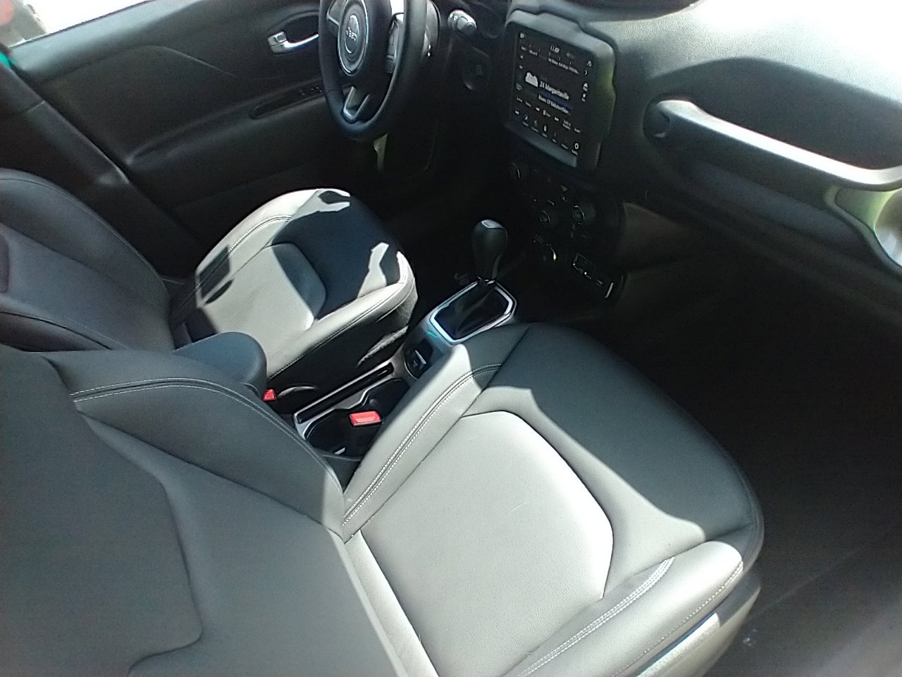 Used 2022 Jeep Renegade Limited image 15