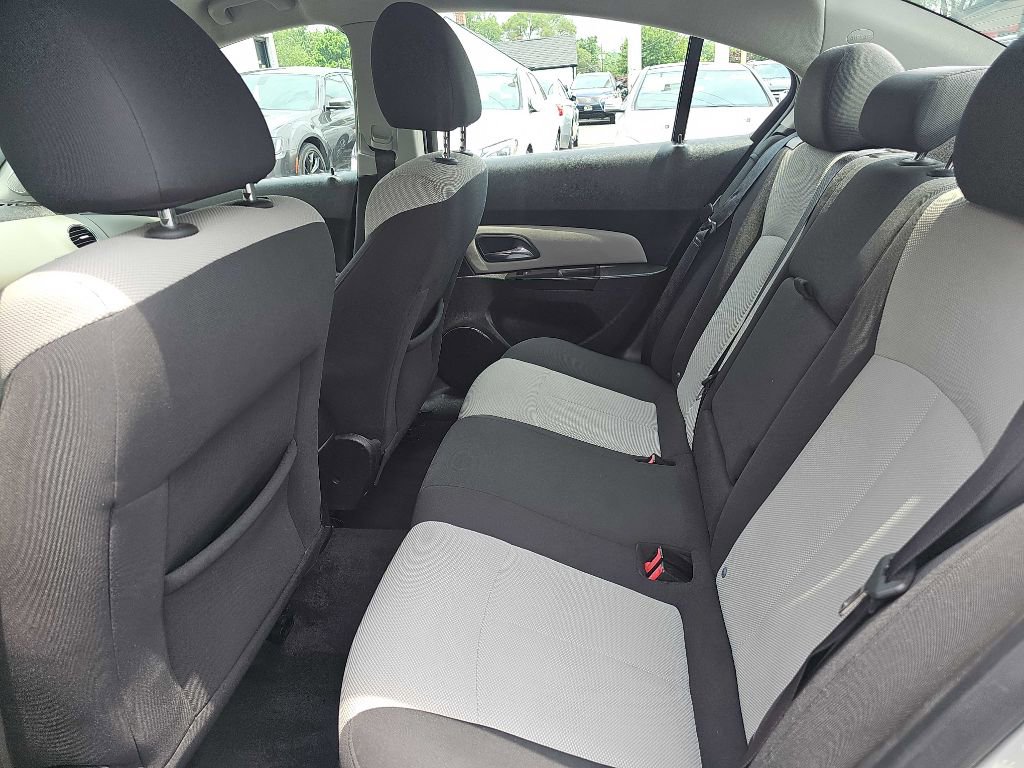 Used 2011 Chevrolet Cruze LS image 39