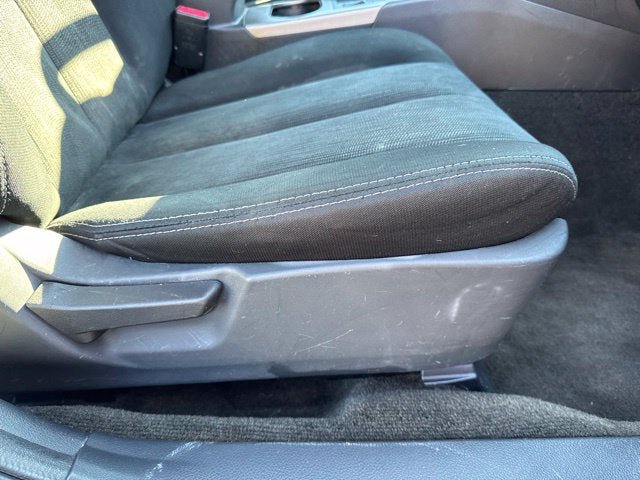 Used 2014 Subaru Legacy 2.5i Sport AWD/4WD image 30