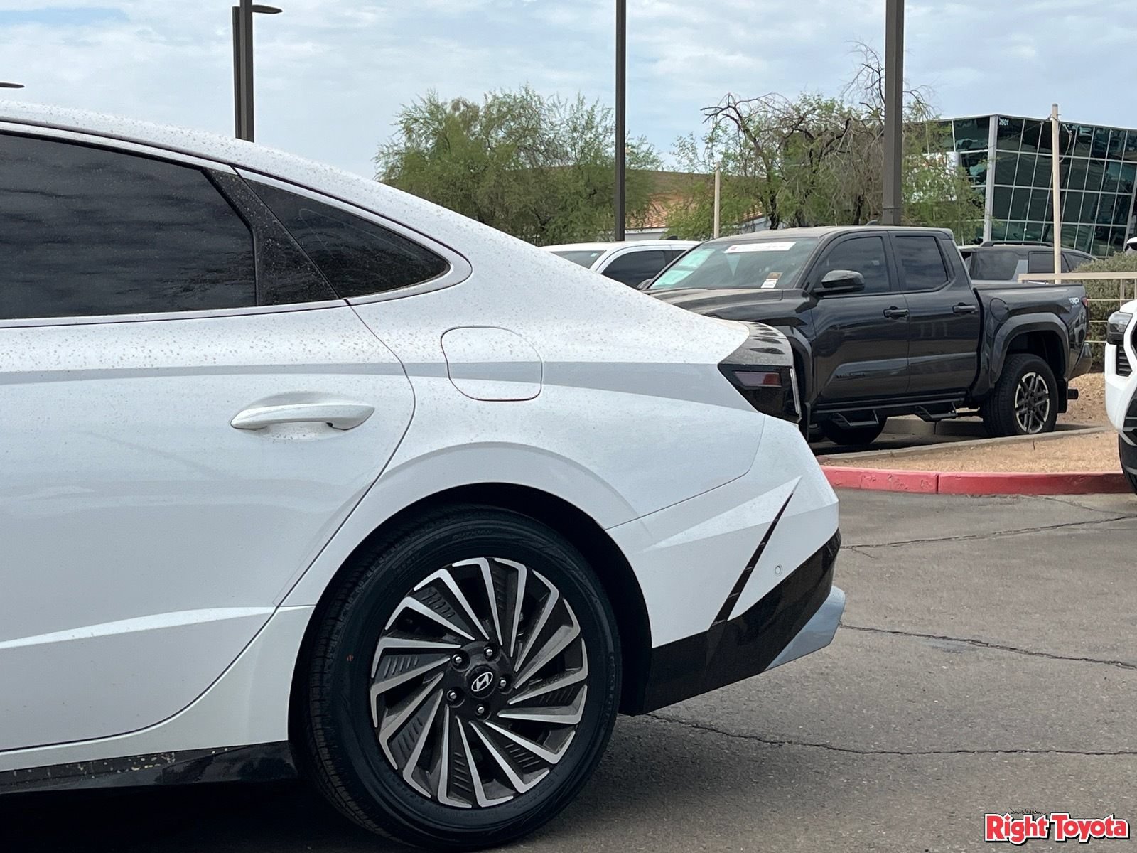 Used 2025 Hyundai Sonata Limited FWD image 10