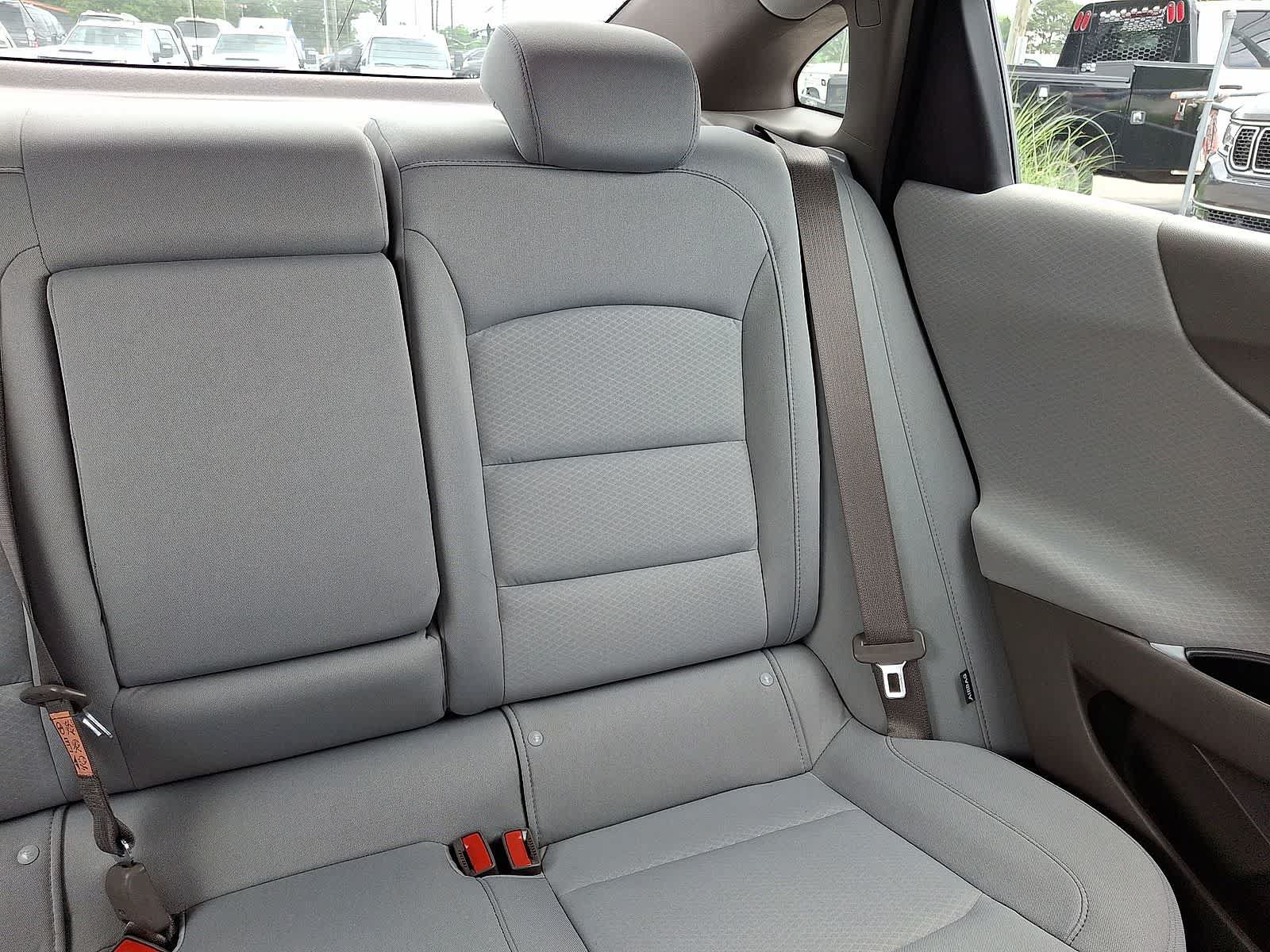 Used 2023 Chevrolet Malibu LT FWD image 15