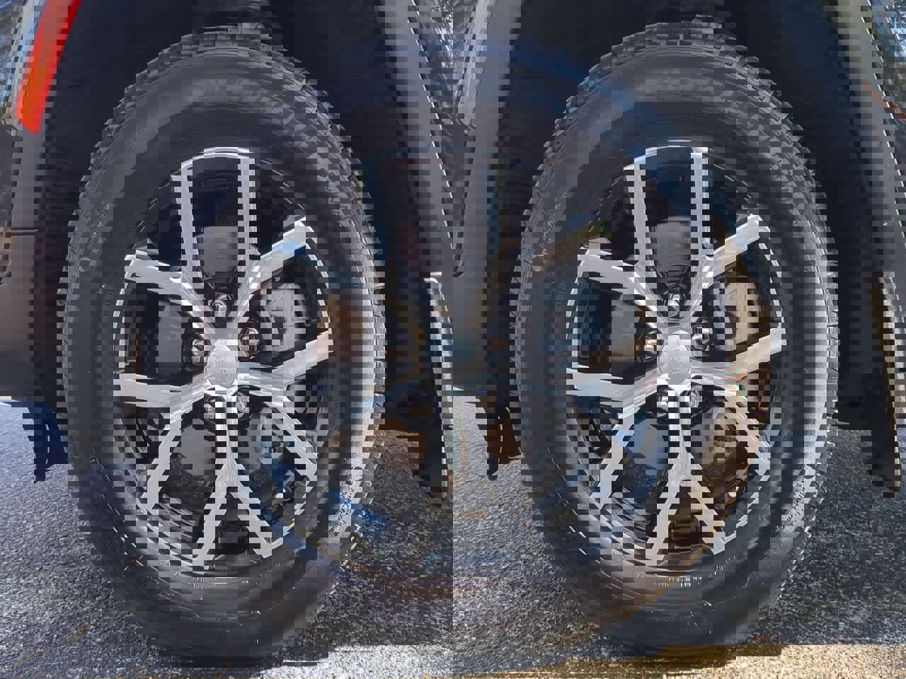 Used 2024 Jeep Grand Cherokee Limited image 14