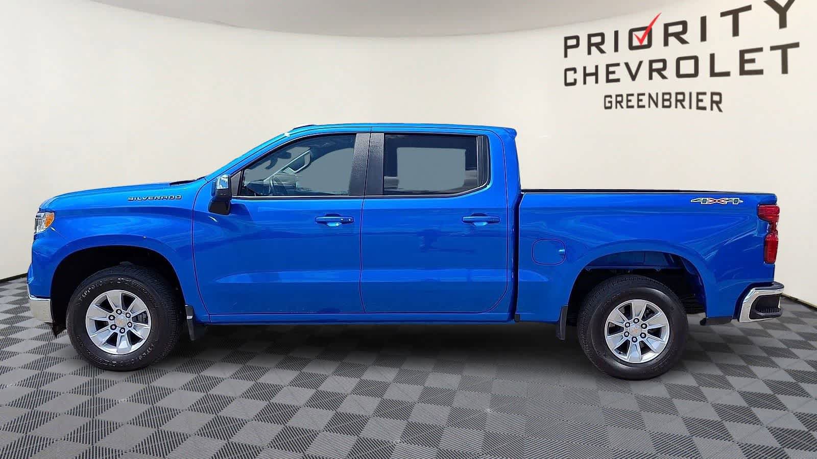 Used 2025 Chevrolet Silverado 1500 LT AWD/4WD image 5