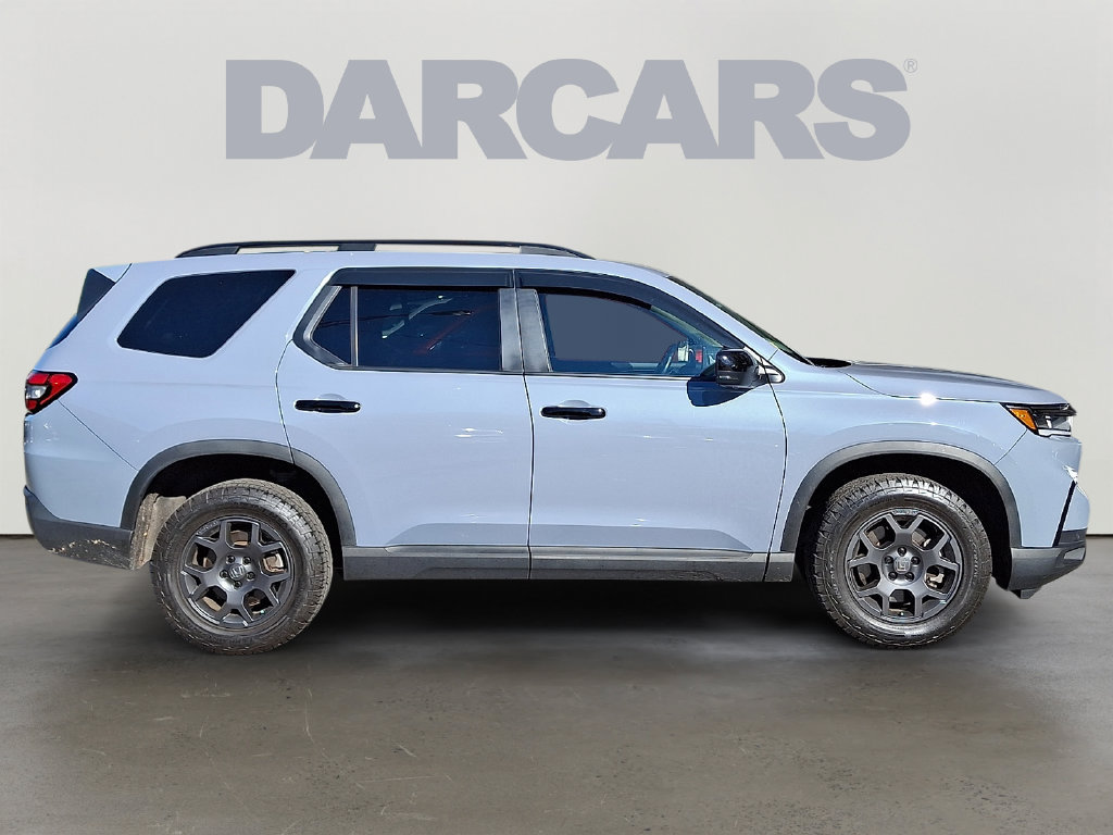 Used 2025 Honda Pilot TrailSport image 8