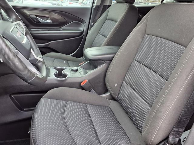Used 2024 GMC Terrain SLE image 3