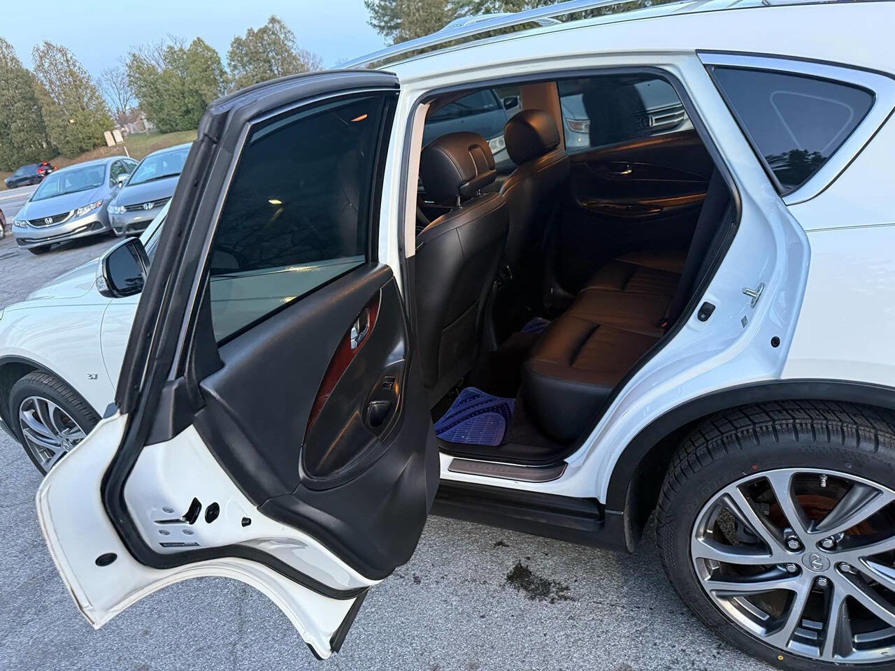 Used 2017 INFINITI QX50 2WD w/ Technology Package image 13