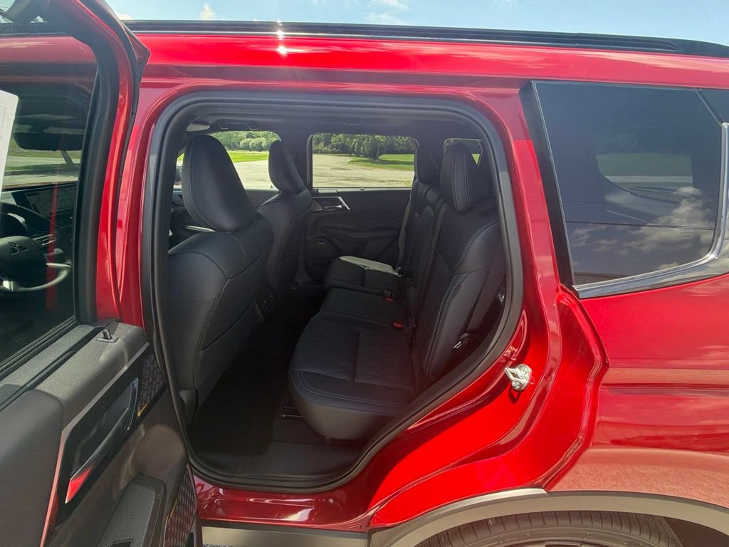 New 2026 Mitsubishi Outlander SEL Black Edition FWD image 15