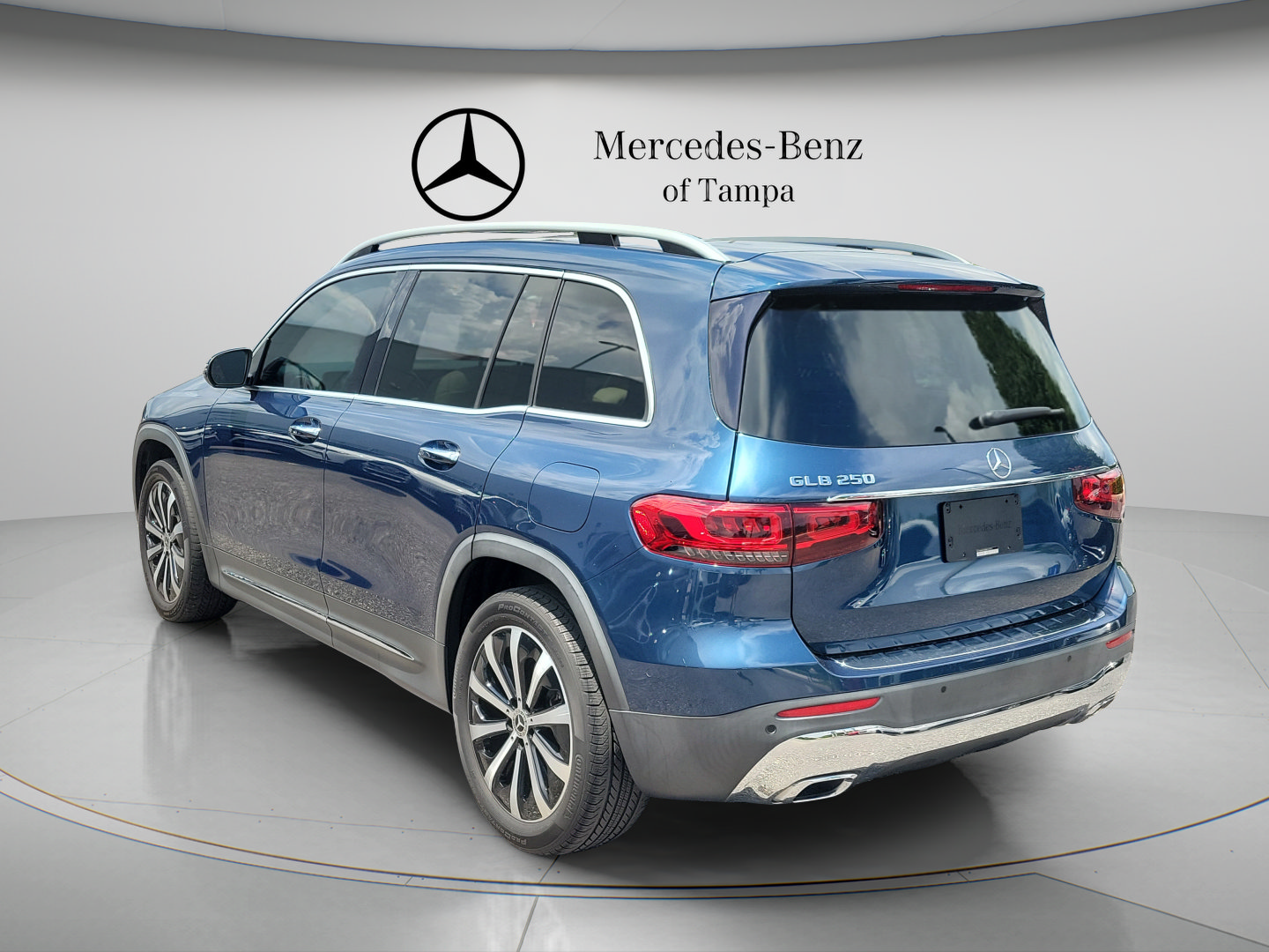 Used 2021 Mercedes-Benz GLB 250 image 2
