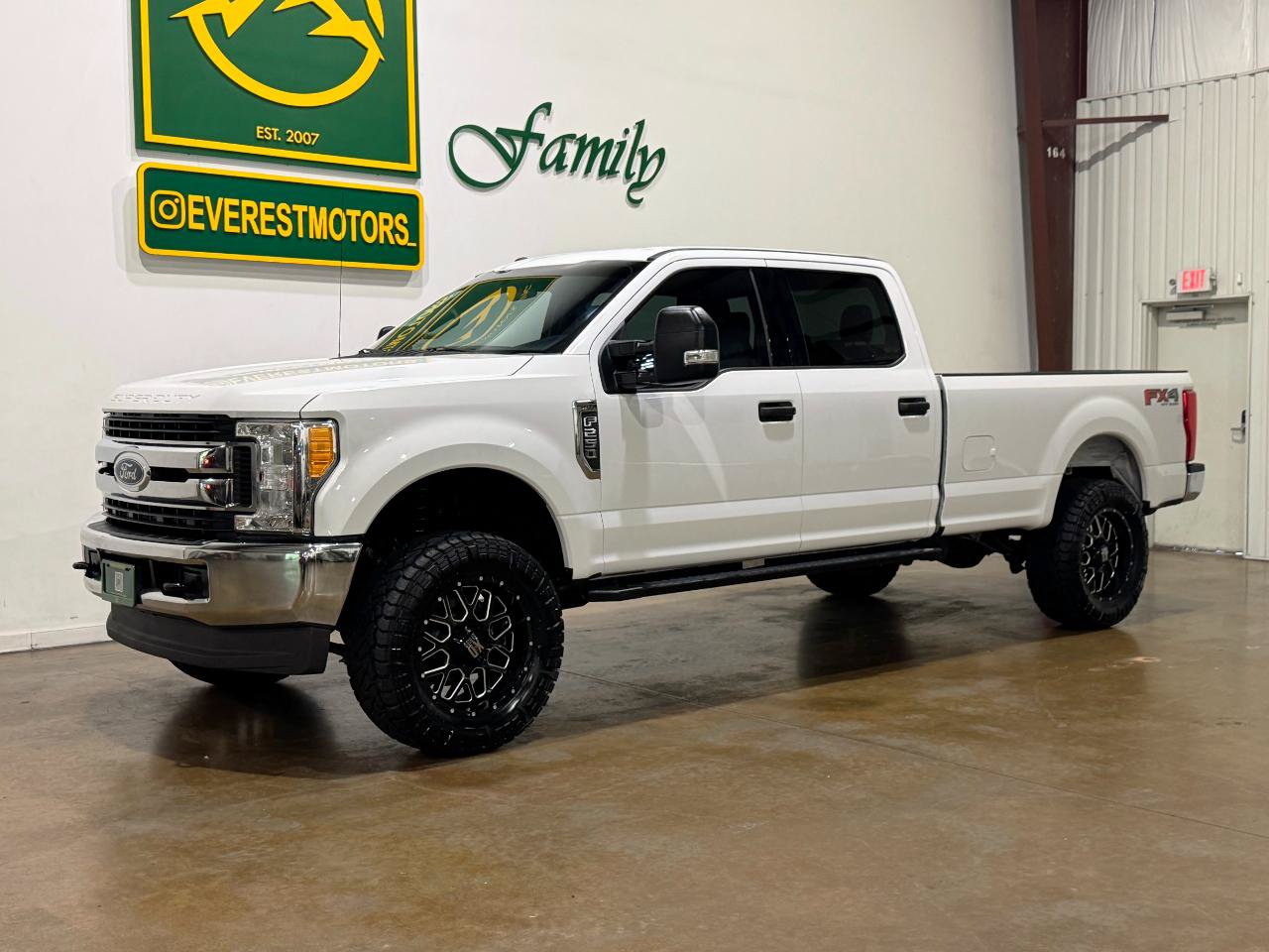 Used 2017 Ford F250 XLT AWD/4WD image 5