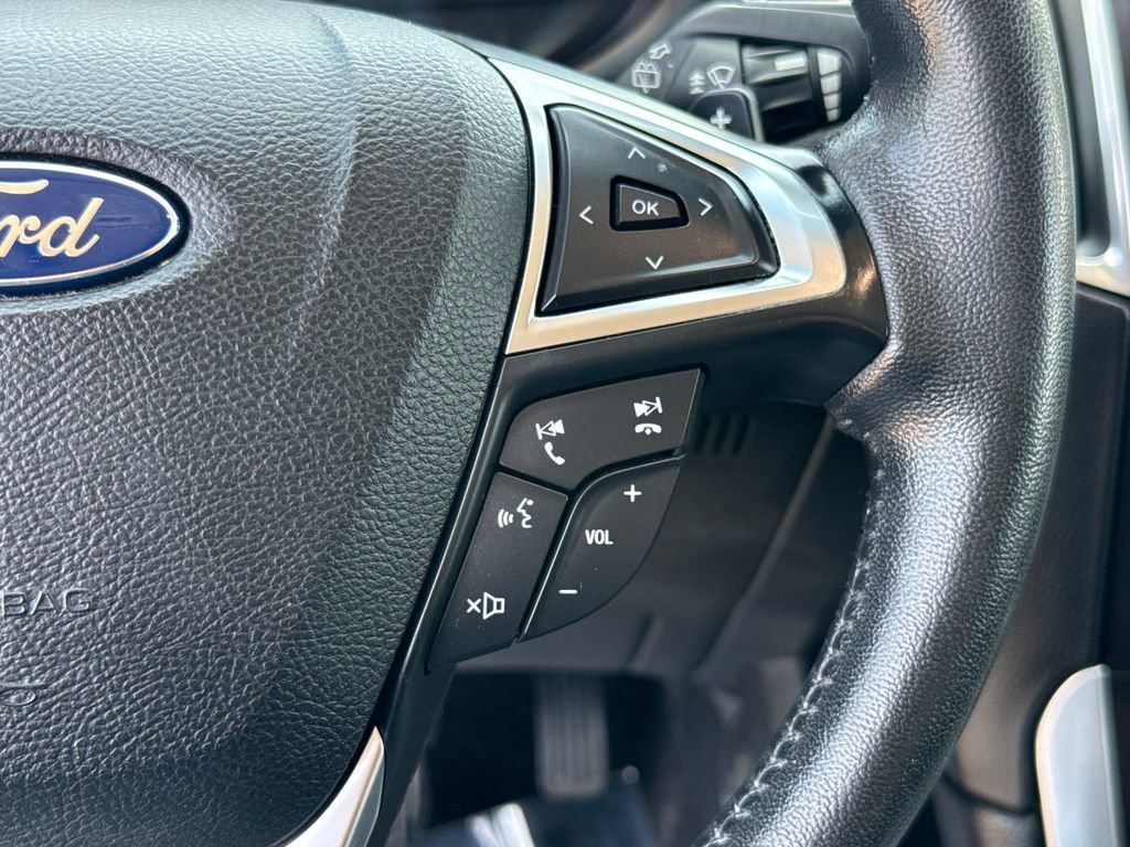 Used 2017 Ford Edge Titanium FWD image 16