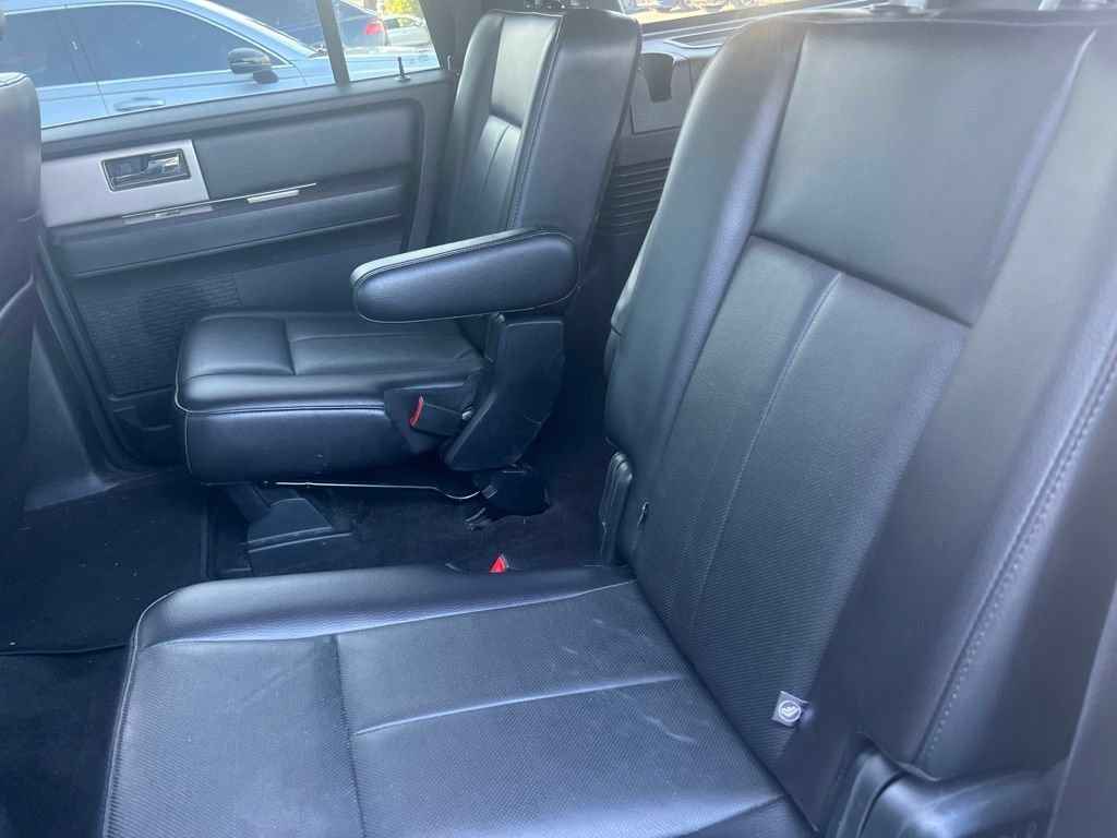 Used 2016 Ford Expedition XLT w/ Equipment Group 202A AWD/4WD image 8