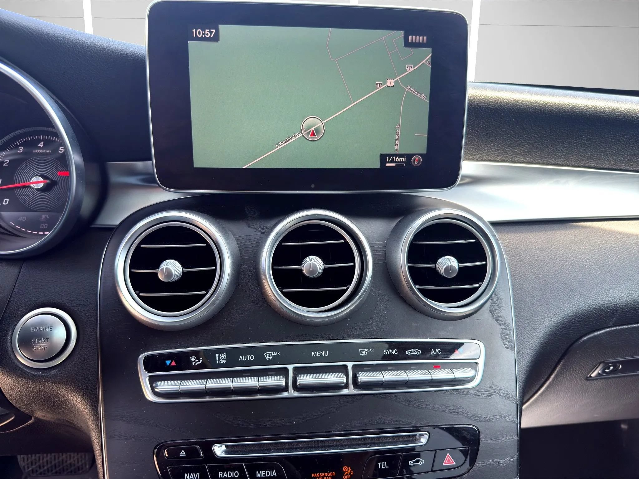 Used 2017 Mercedes-Benz GLC 300 4MATIC image 20