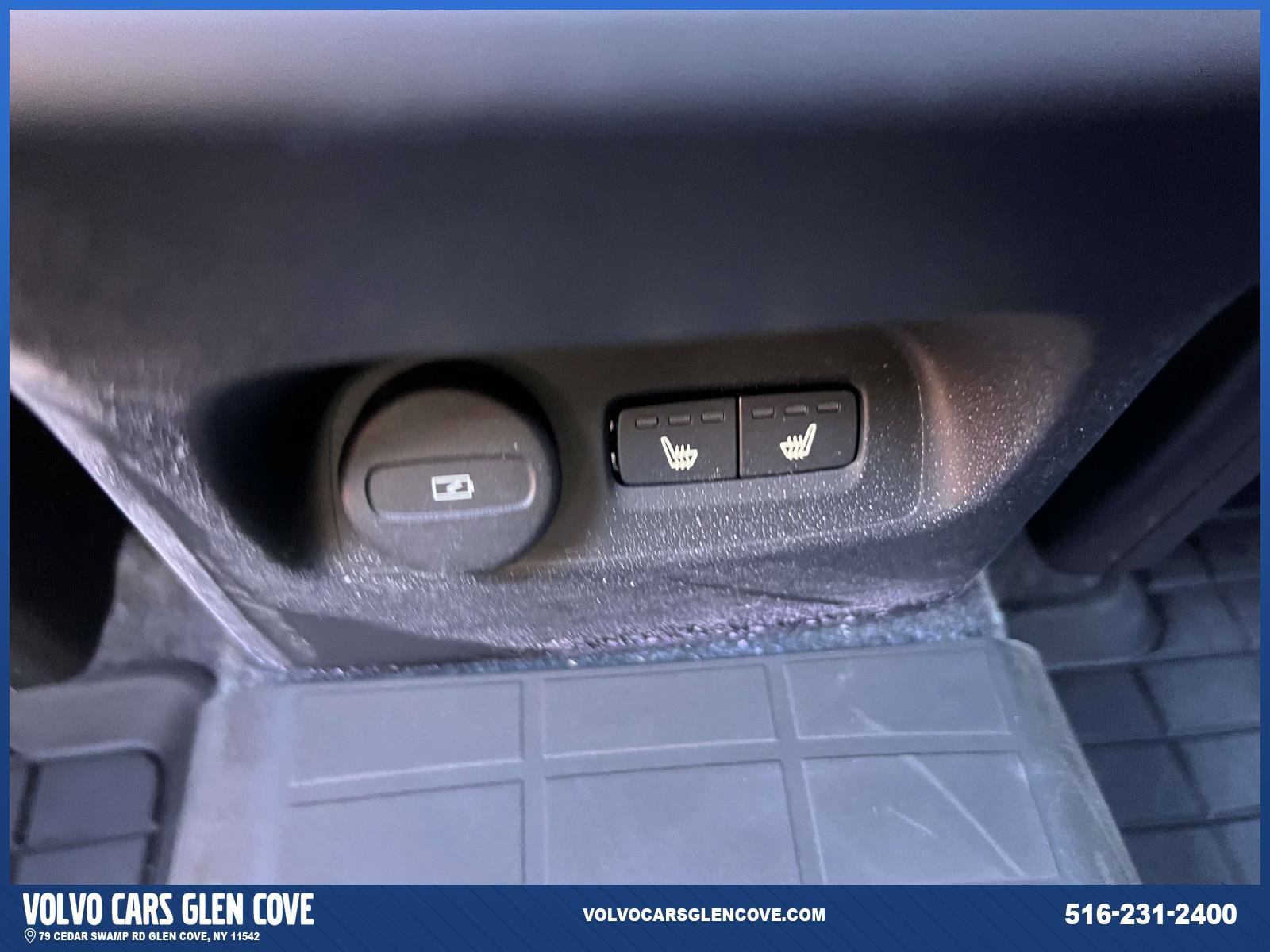 Used 2026 Volvo XC40 B5 Ultra w/ Climate Package image 11