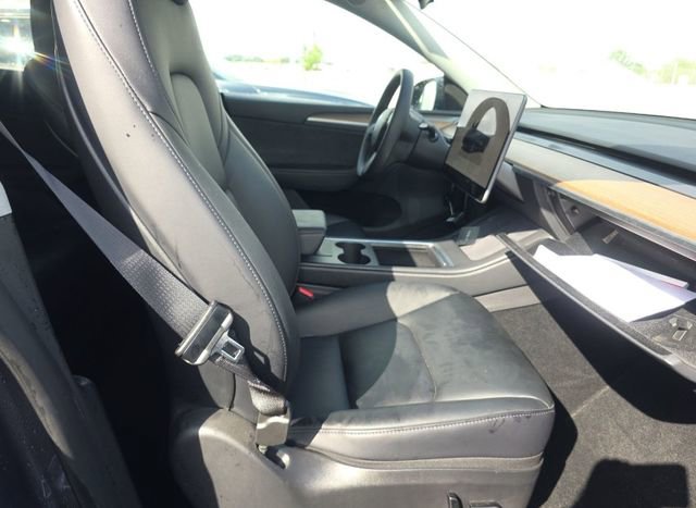 Used 2023 Tesla Model Y Long Range image 4
