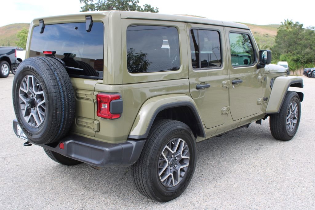 Used 2026 Jeep Wrangler Sahara AWD/4WD image 4