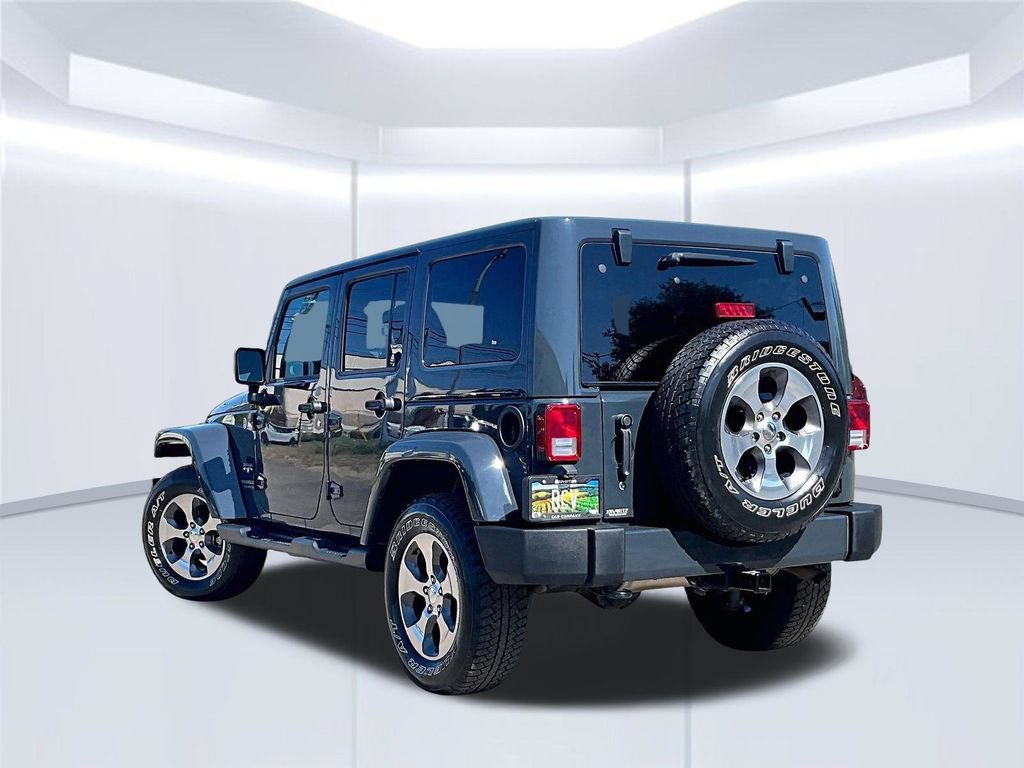 Used 2017 Jeep Wrangler Unlimited Sahara w/ Connectivity Group AWD/4WD image 13